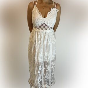 Chic White Lace Midi Dress